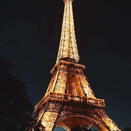 Appartamento Charming 1br With Terrace Le Marais Center Parigi