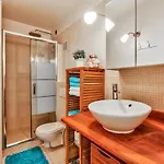 Charming 1br With Terrace Le Marais Center París